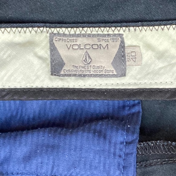 Men's Volcom Black Shorts - Picture 3 of 3